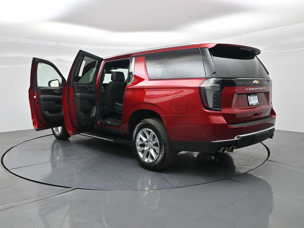 Used 2025 Chevrolet Suburban Premier image 25