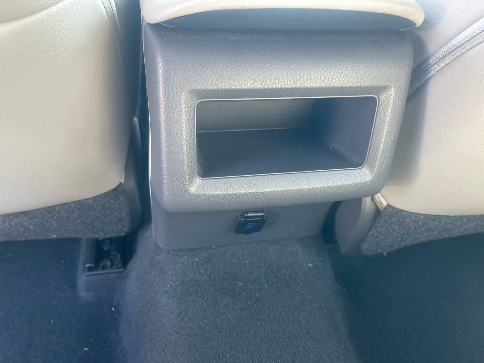 Used 2018 Toyota Camry SE w/ Convenience Package FWD image 23