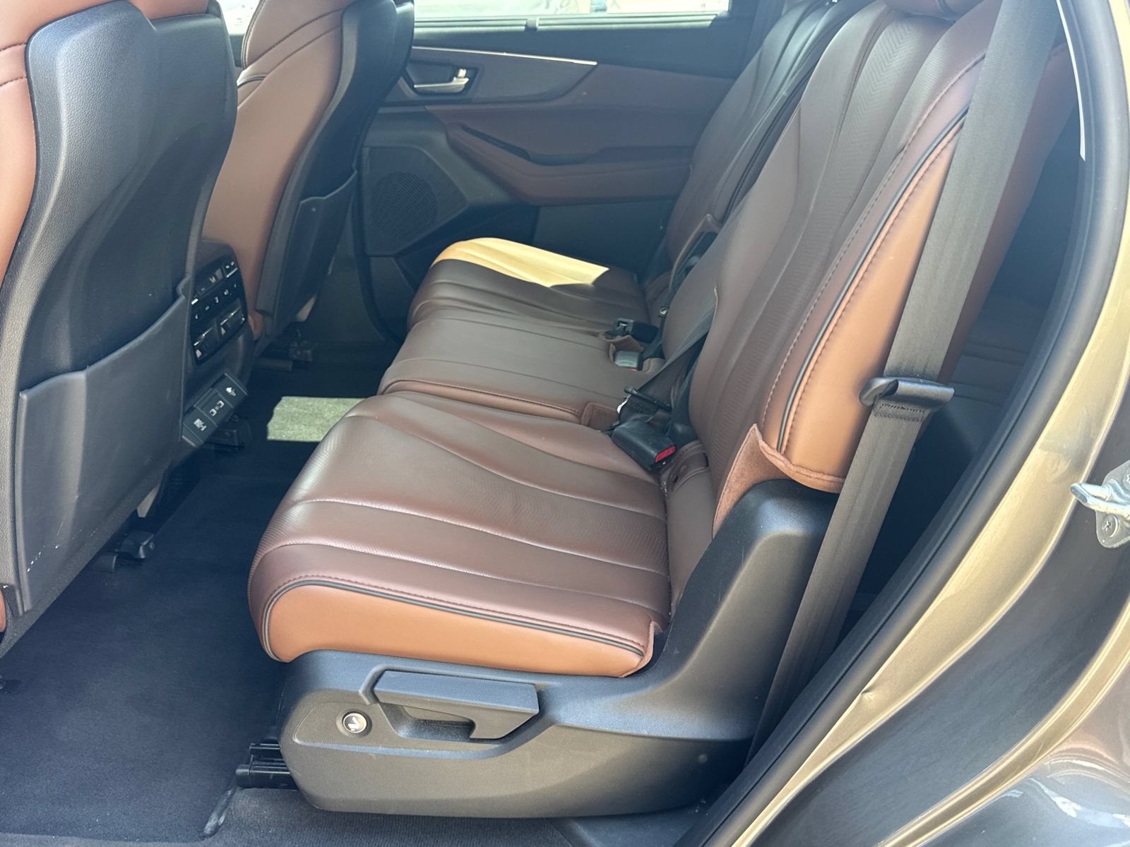 Used 2023 Acura MDX w/ Advance Package AWD/4WD image 21