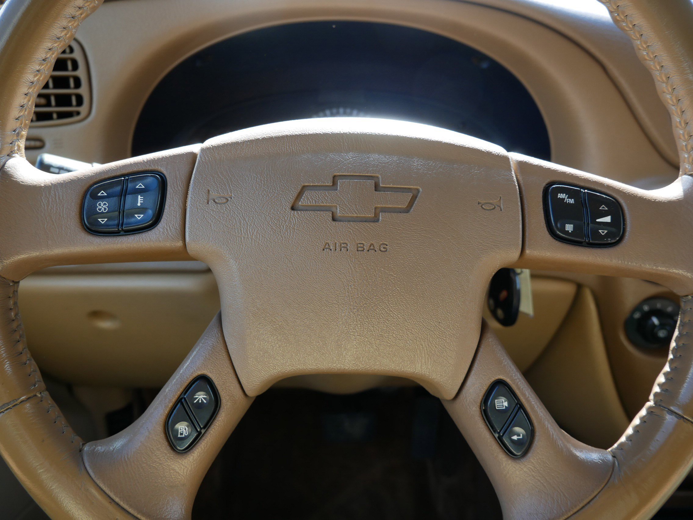 Used 2003 Chevrolet TrailBlazer LT w/ Driver Convenience Package image 25