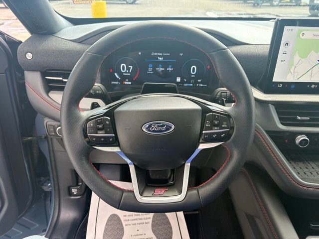 Used 2025 Ford Explorer ST image 16