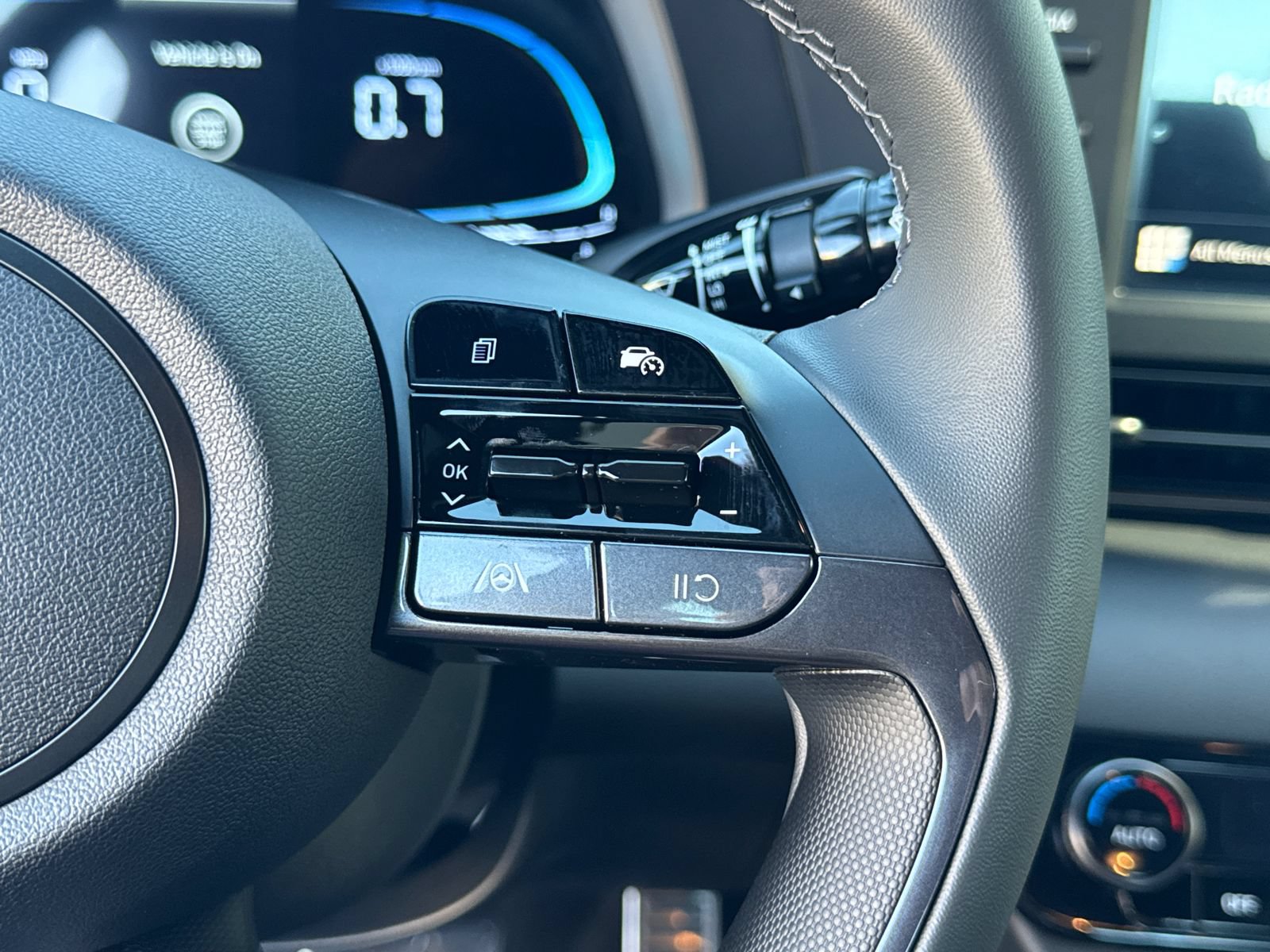 New 2026 Hyundai Elantra Sport FWD image 27