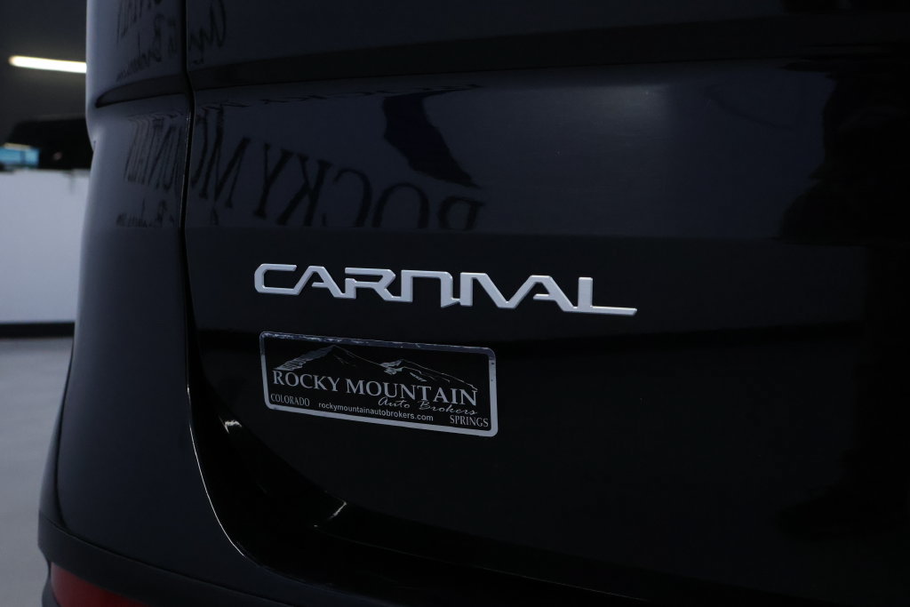 Used 2024 Kia Carnival LX FWD image 10