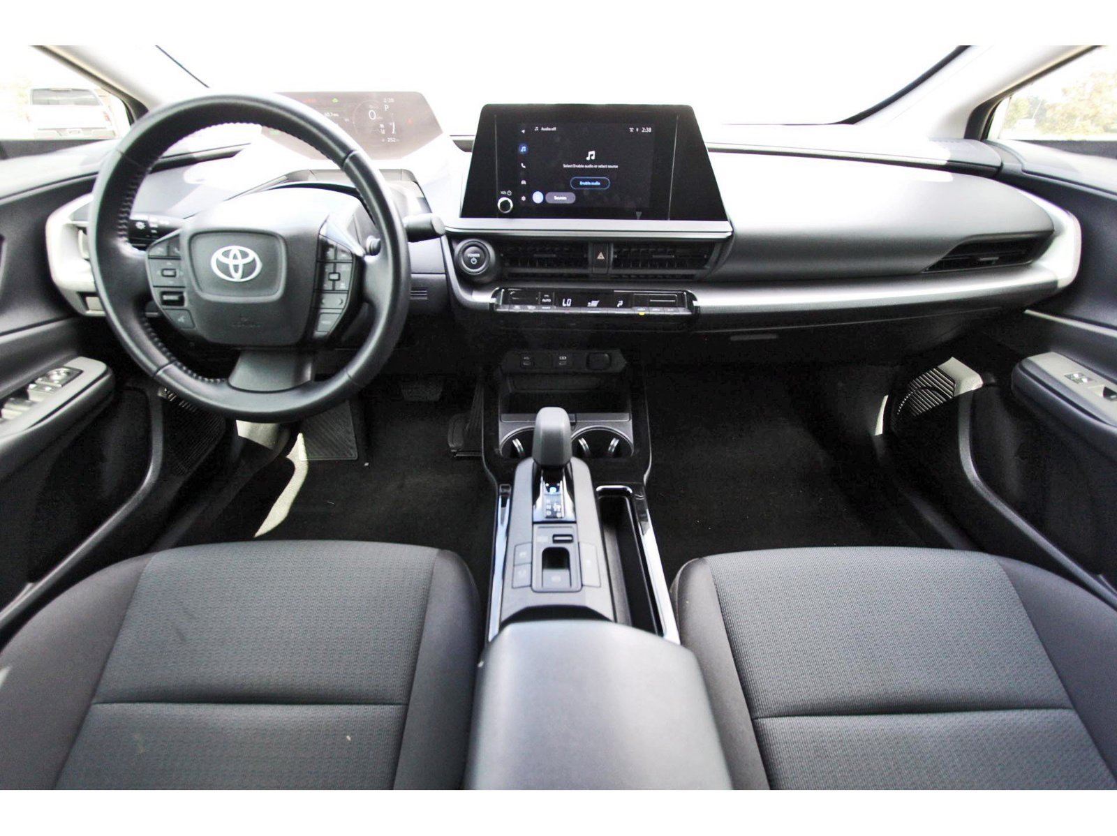 Used 2023 Toyota Prius LE FWD image 10