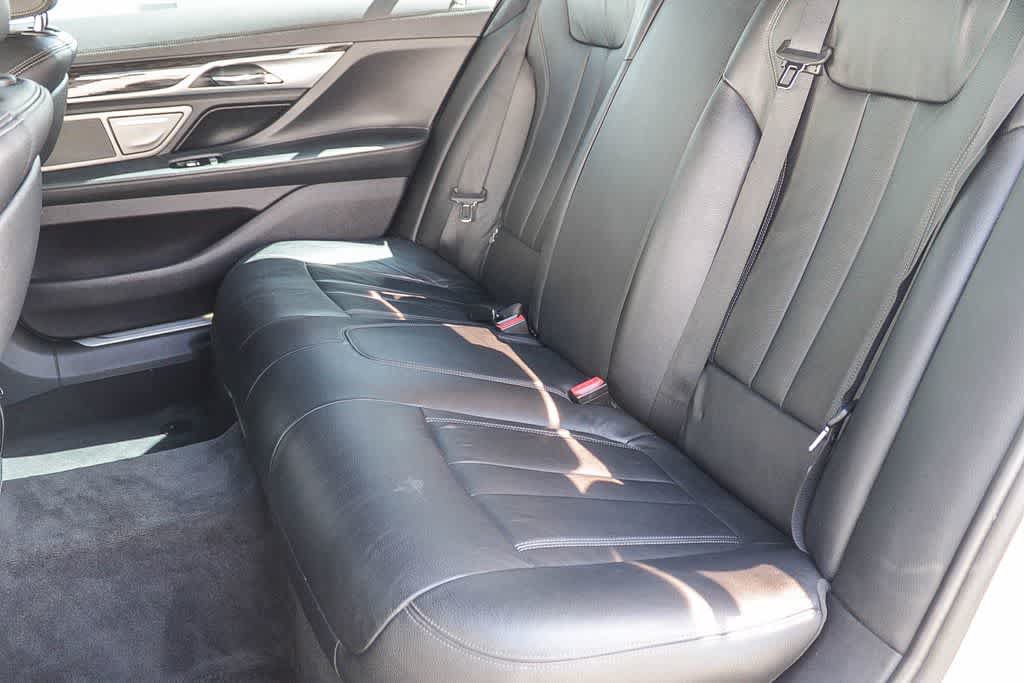 Used 2016 BMW 740i RWD image 19