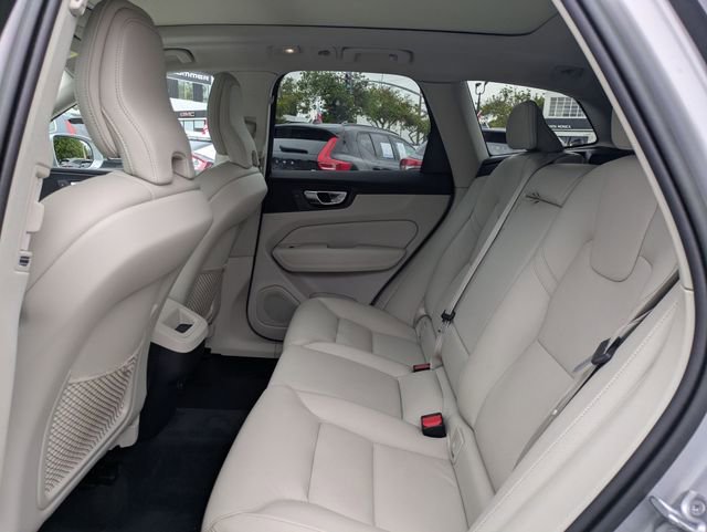 Certified 2023 Volvo XC60 B5 Plus w/ Protection Package Premier AWD/4WD image 27