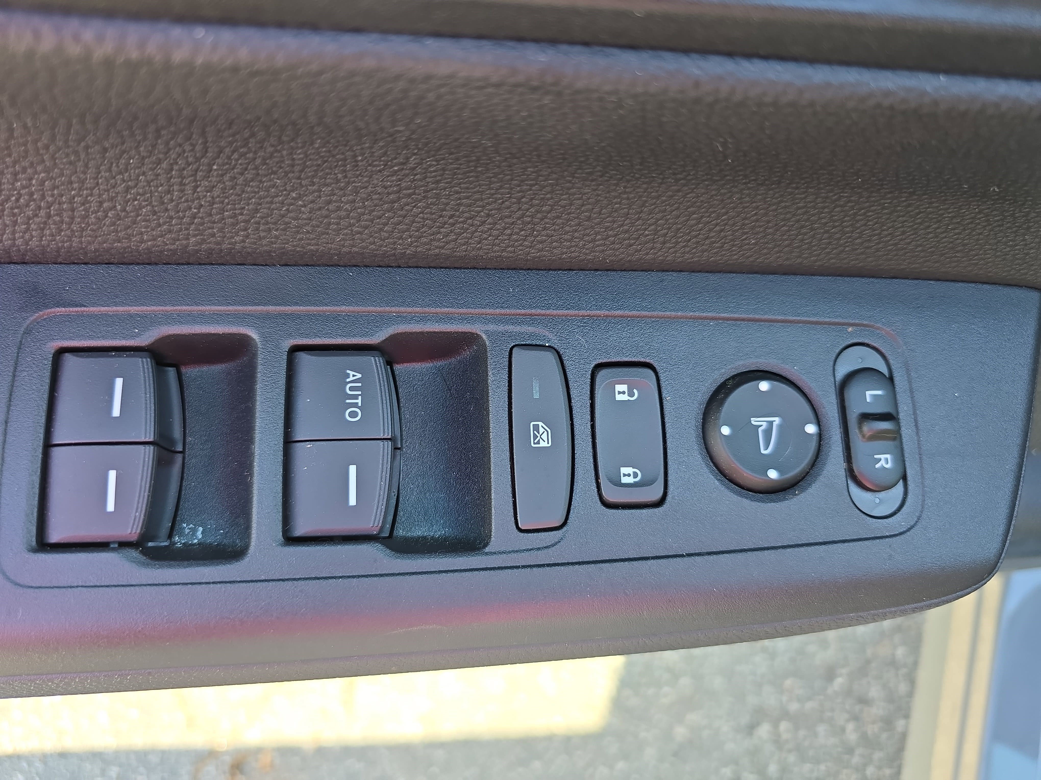 Used 2025 Honda CR-V LX image 28