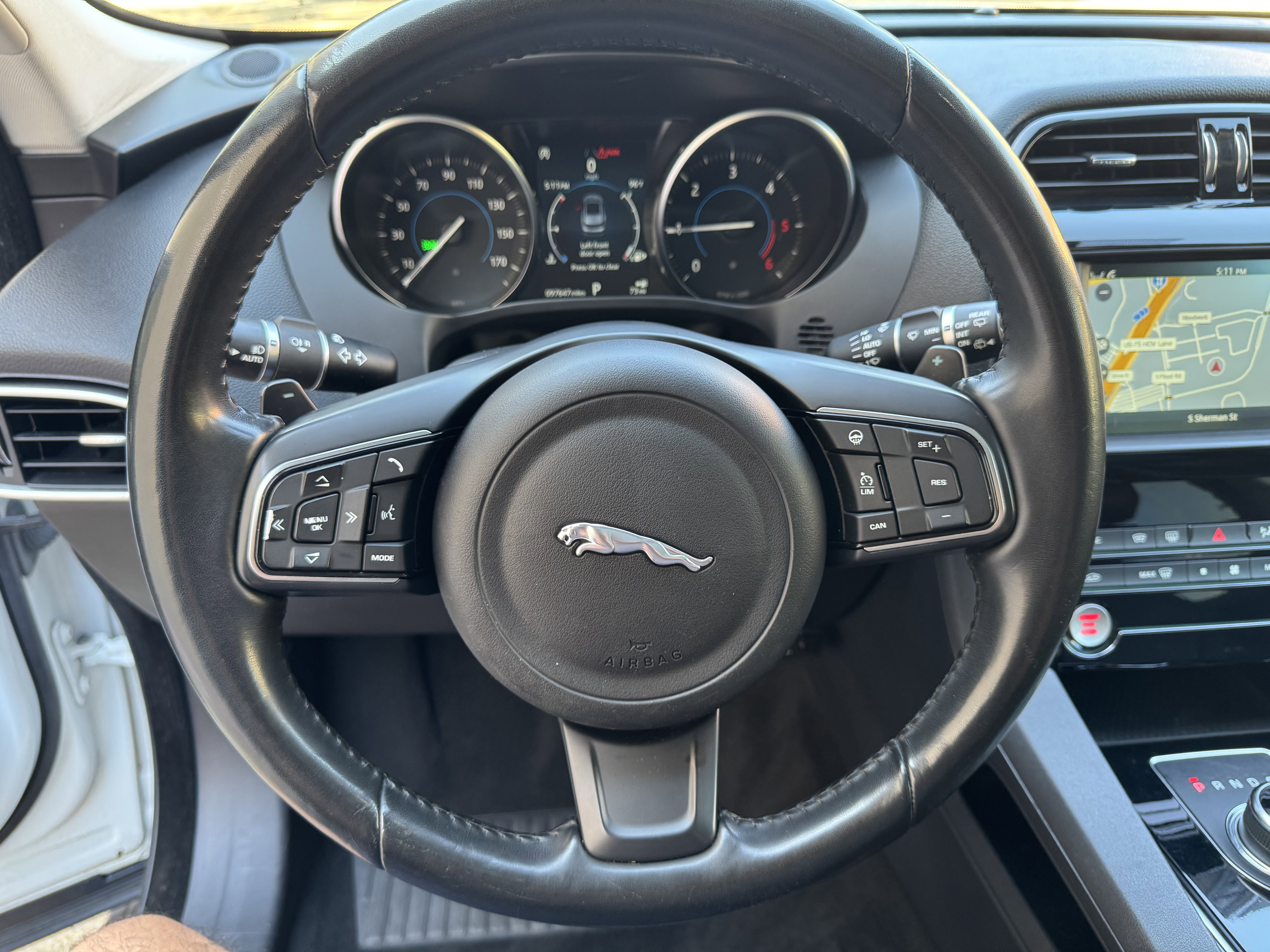 Used 2018 Jaguar F-PACE Premium AWD/4WD image 26