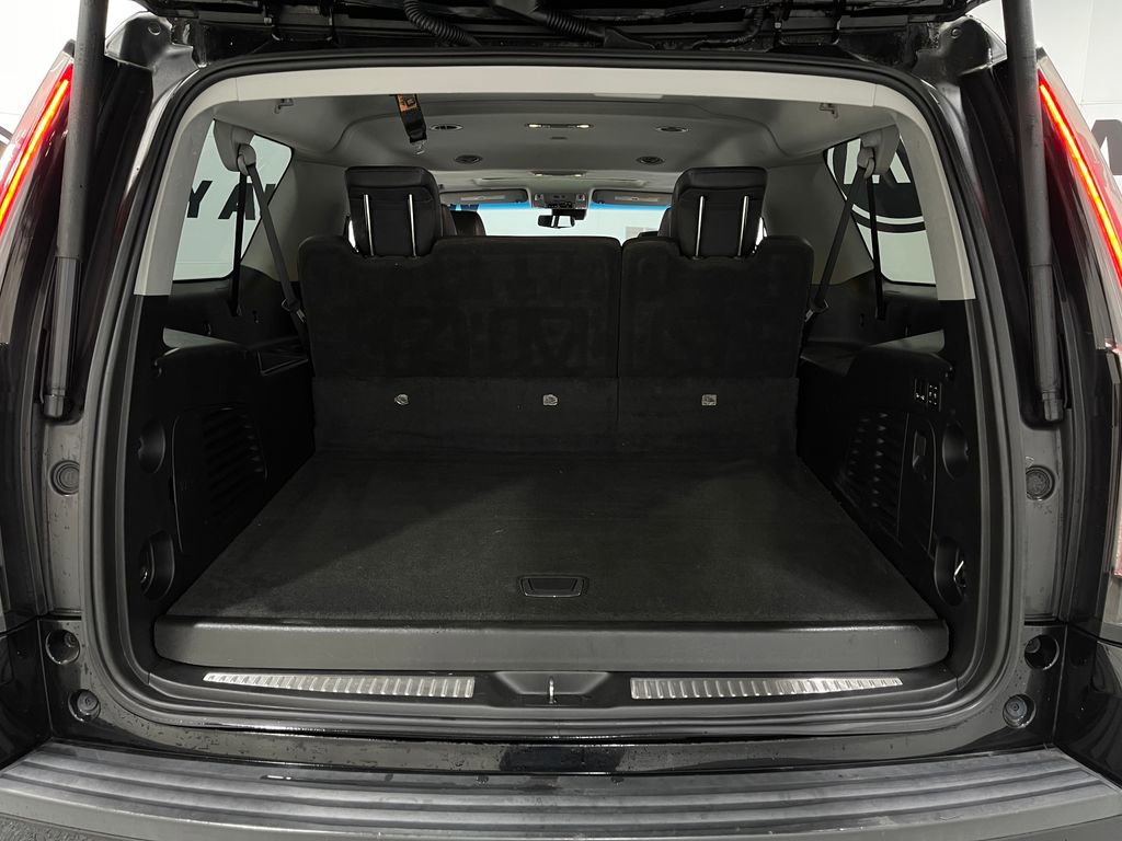 Used 2018 Cadillac Escalade ESV Luxury image 28