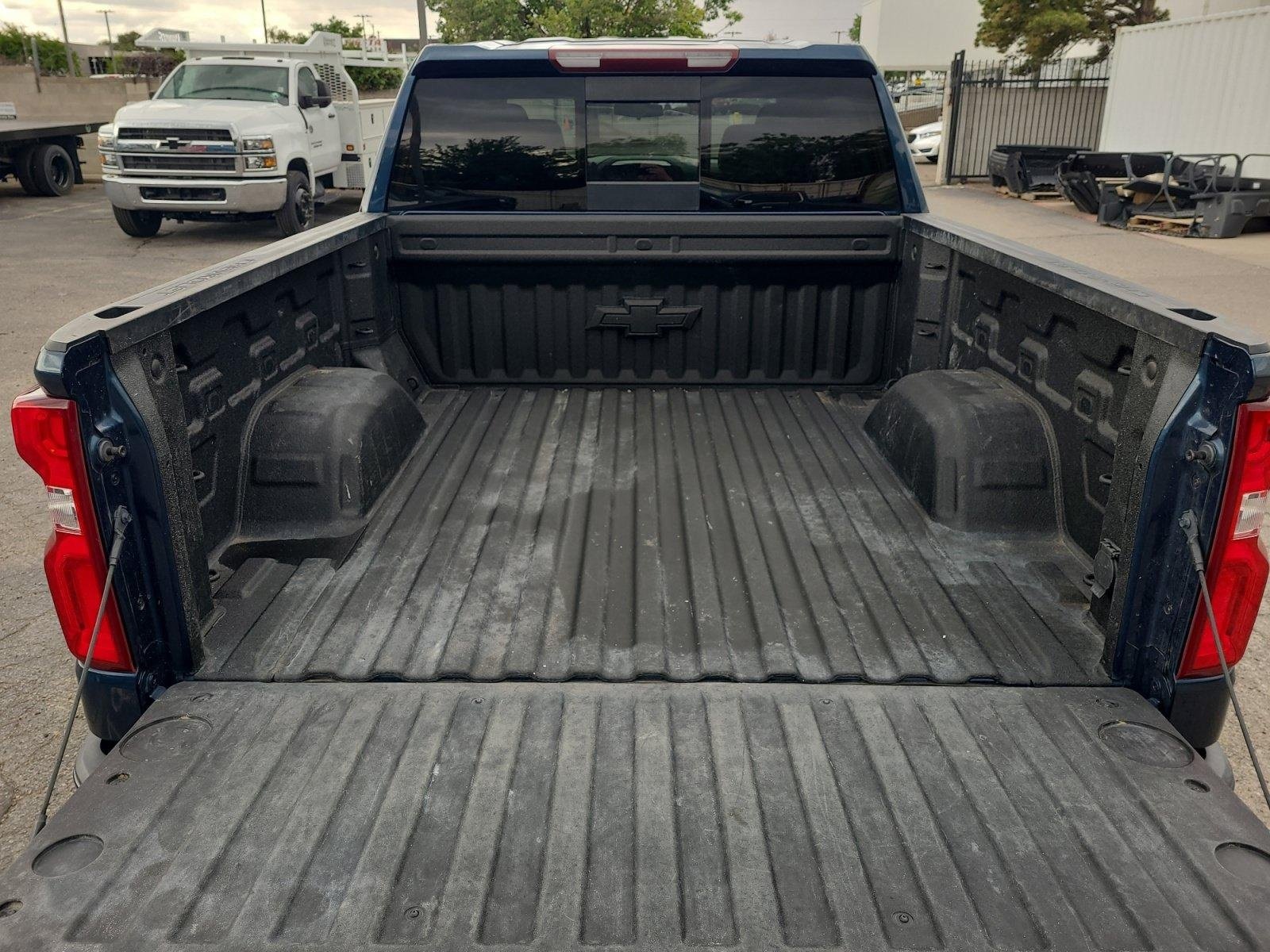Used 2021 Chevrolet Silverado 1500 RST w/ Convenience Package II AWD/4WD image 27