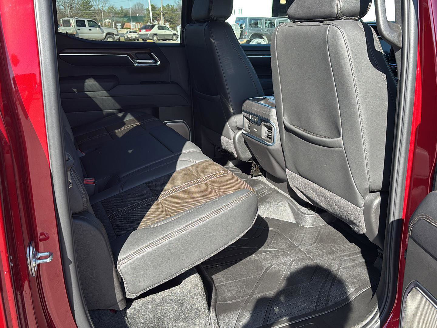 Used 2025 Chevrolet Silverado 1500 High Country w/ Technology Package image 24