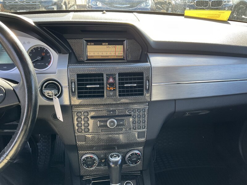 Used 2010 Mercedes-Benz GLK 350 4MATIC image 17