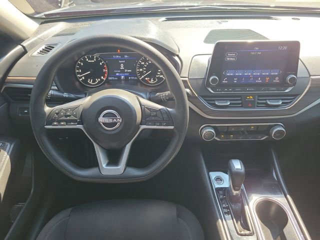 Used 2024 Nissan Altima 2.5 SV image 16