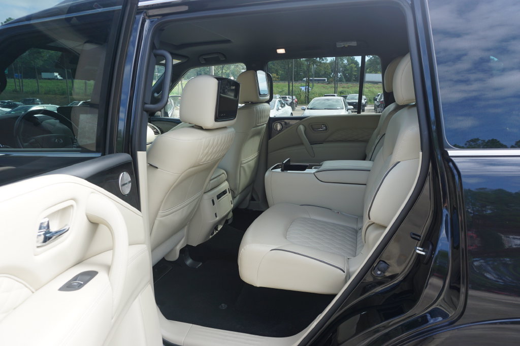 Used 2023 INFINITI QX80 Sensory w/ Cargo Package AWD/4WD image 15