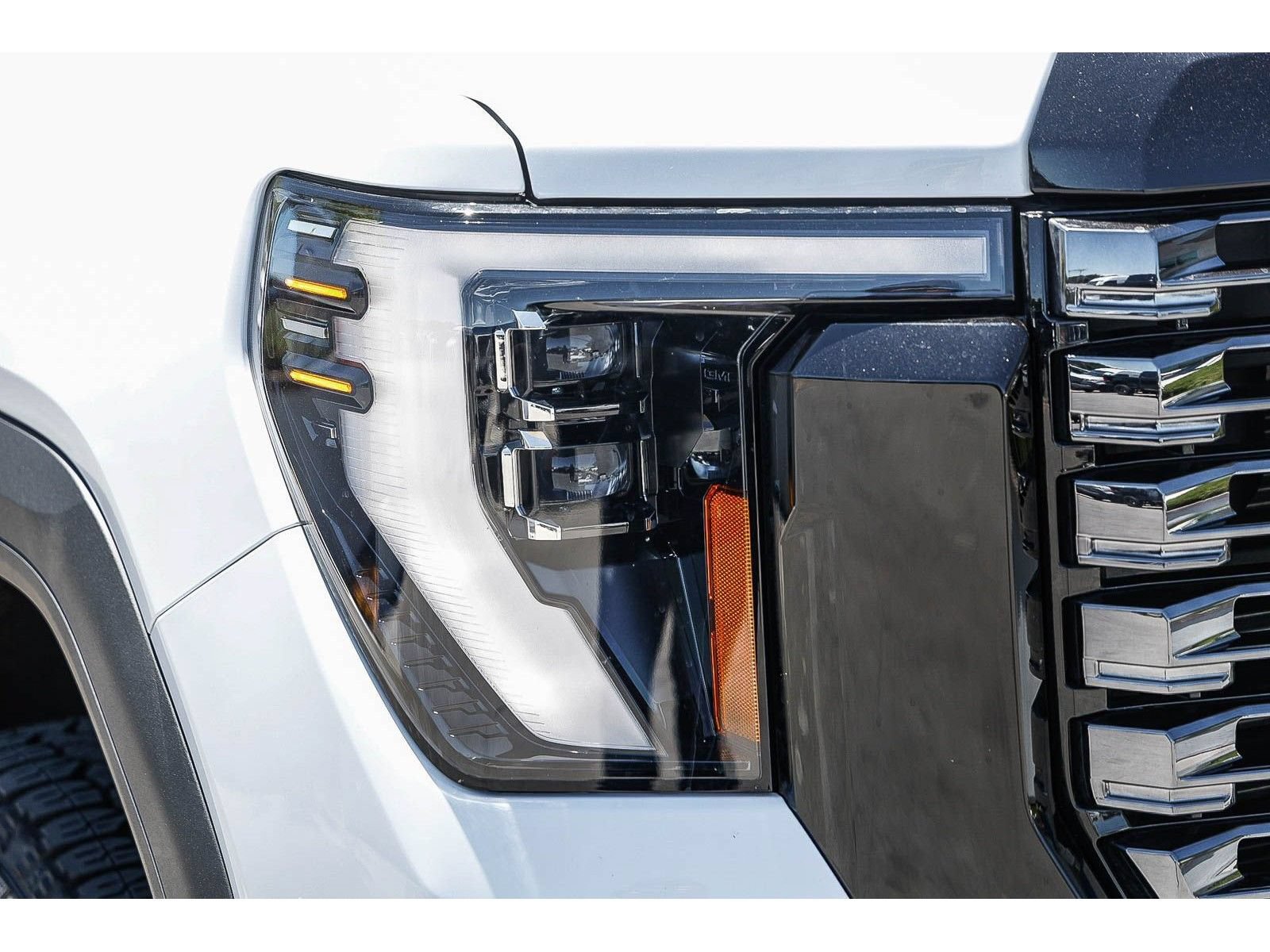 Used 2026 GMC Sierra 2500 Denali Ultimate AWD/4WD image 8