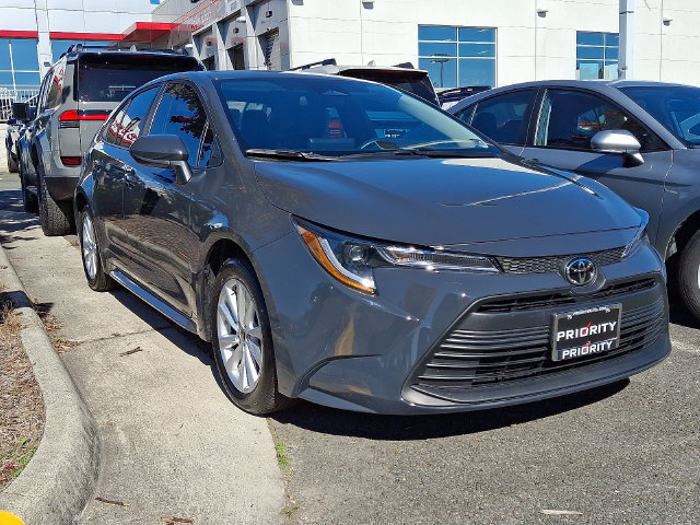 Used 2026 Toyota Corolla LE w/ LE Premium Package FWD image 3