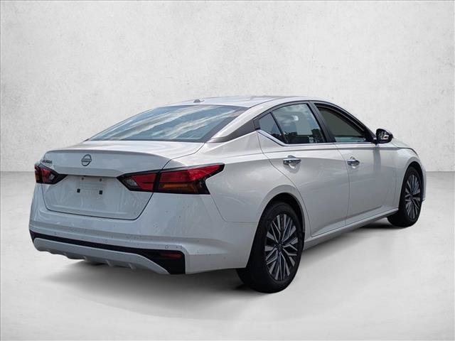 Used 2025 Nissan Altima 2.5 SV FWD image 5