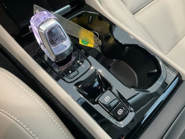 Used 2024 Volvo XC40 B5 Plus w/ Protection Package Premier image 12