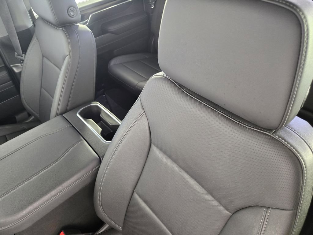 Used 2024 GMC Sierra 2500 SLT w/ SLT Premium Package image 26