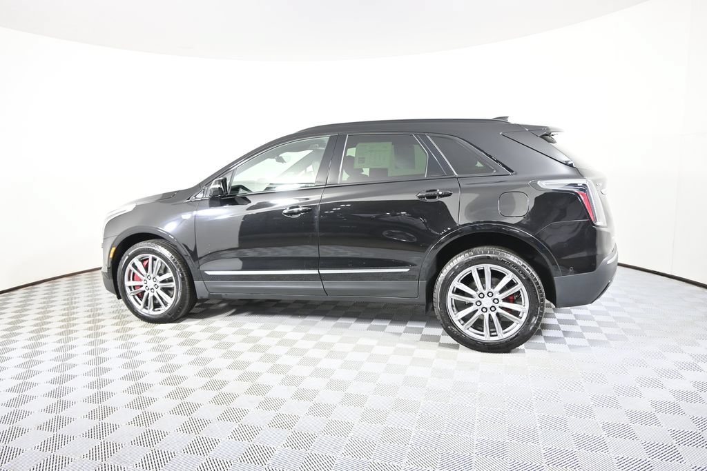 Certified 2025 Cadillac XT5 Sportv w/ Technology Package AWD/4WD image 3