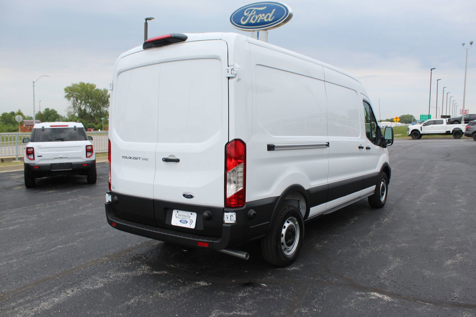 New 2025 Ford Transit 250 148 Medium Roof w/ Load Area Protection Package image 5