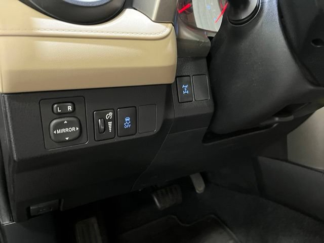 Used 2013 Toyota RAV4 LE AWD/4WD image 14