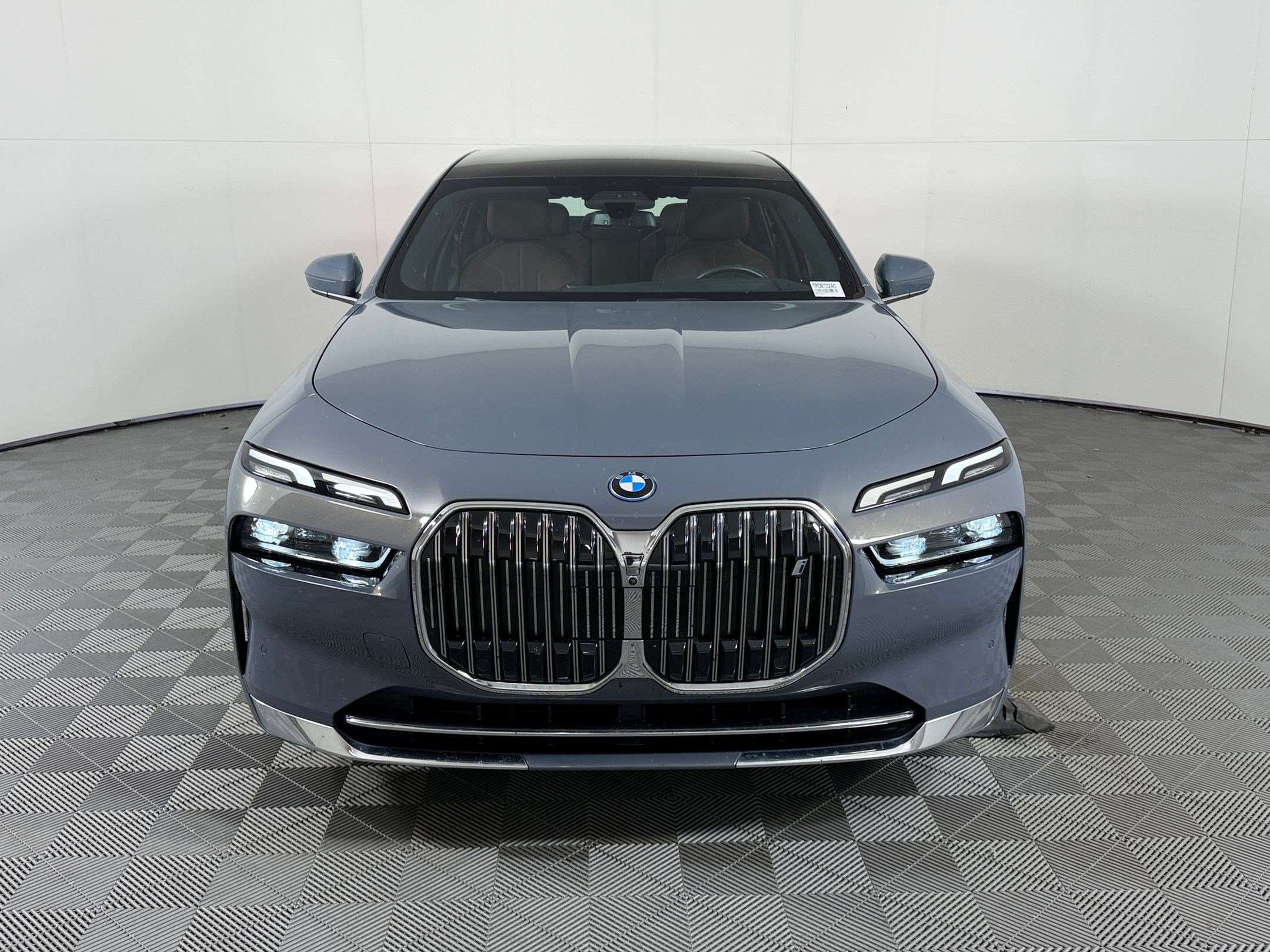 Used 2023 BMW i7 xDrive60 AWD/4WD image 6