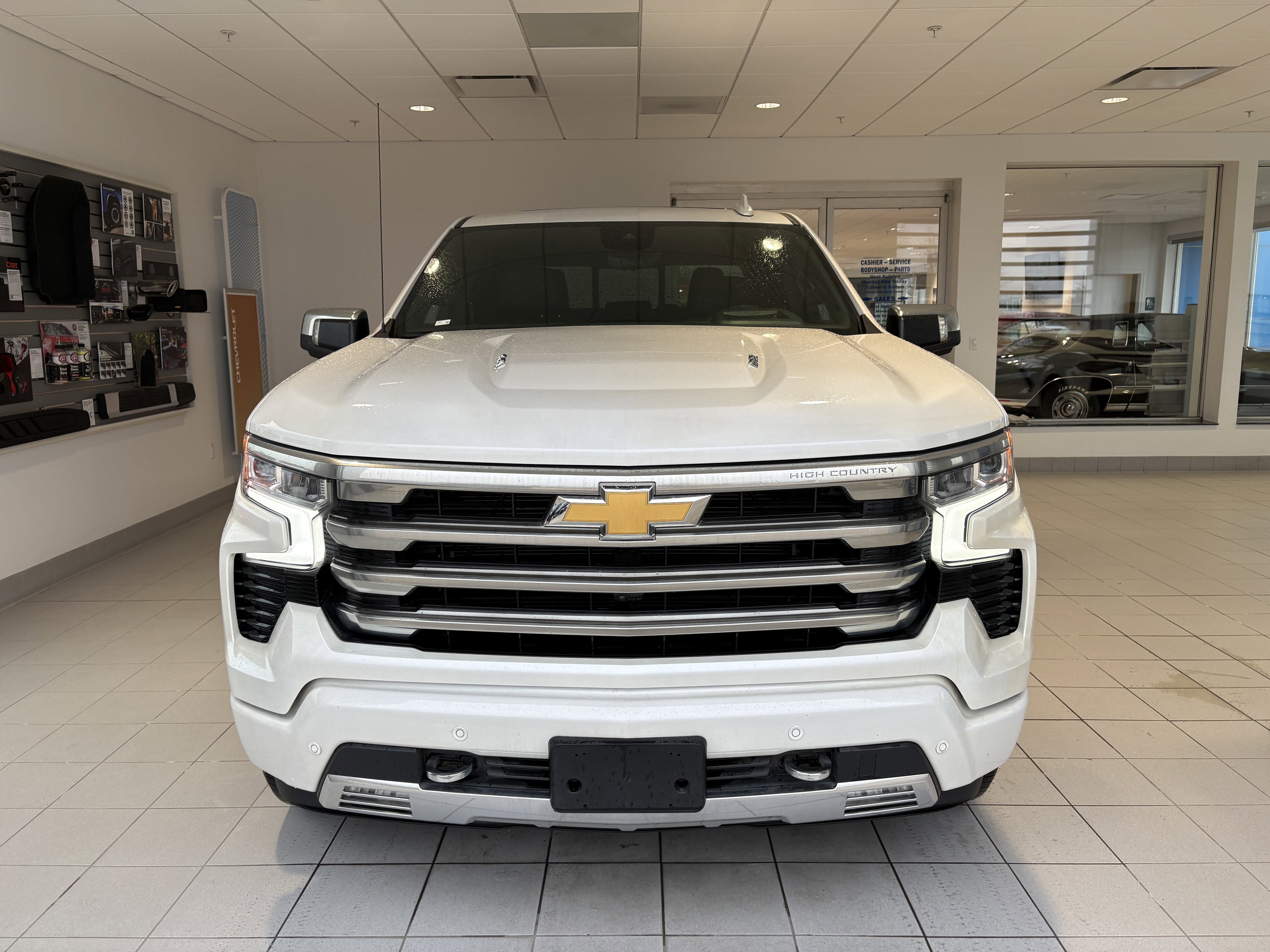 Used 2025 Chevrolet Silverado 1500 High Country image 8