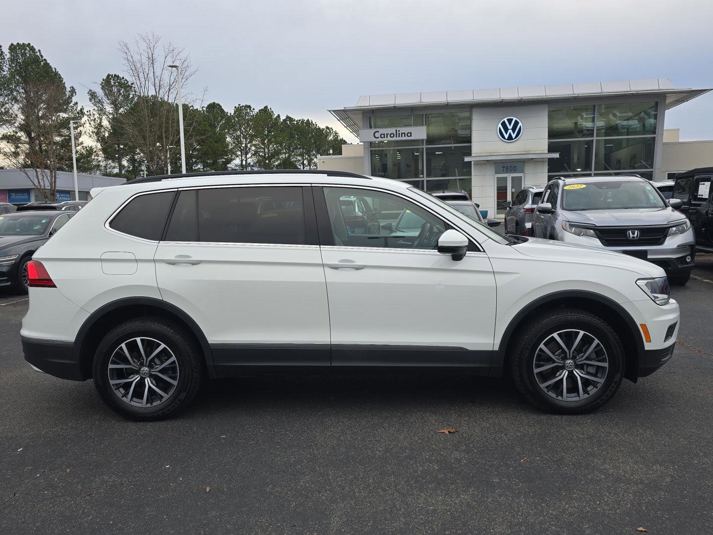 Used 2020 Volkswagen Tiguan SE image 4