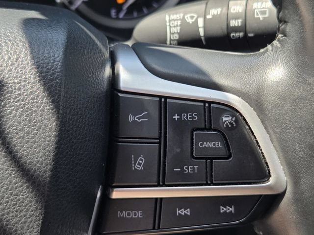 Used 2022 Toyota Highlander XLE AWD/4WD image 29