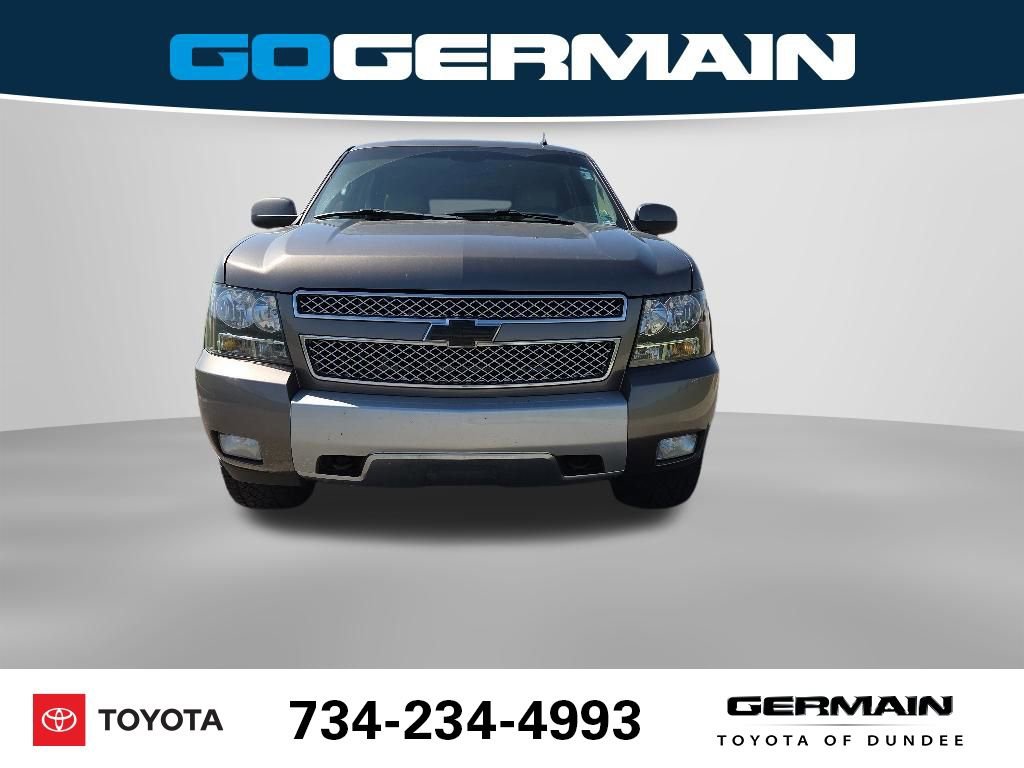 Used 2011 Chevrolet Suburban LT w/ Luxury Package AWD/4WD image 3