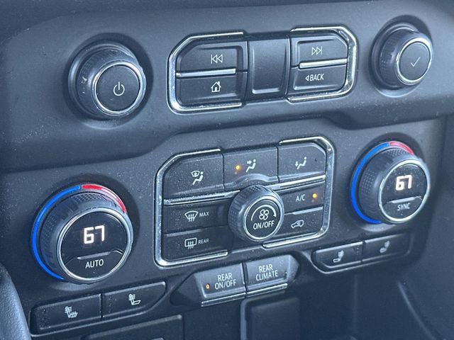 Used 2023 Chevrolet Suburban Z71 w/ Luxury Package image 41