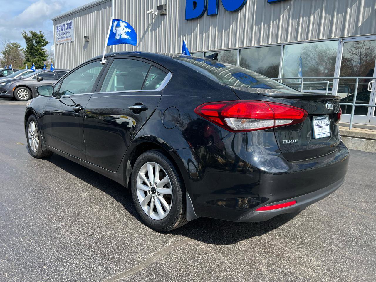 Used 2017 Kia Forte S w/ S Technology Package image 3