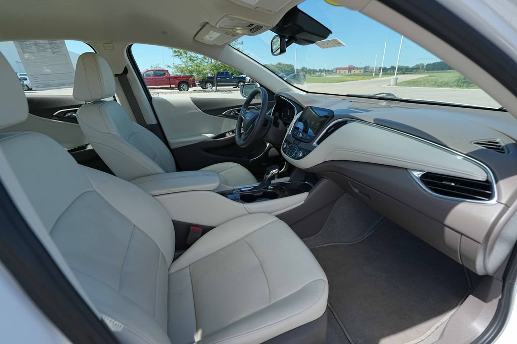 Used 2024 Chevrolet Malibu LT FWD image 23