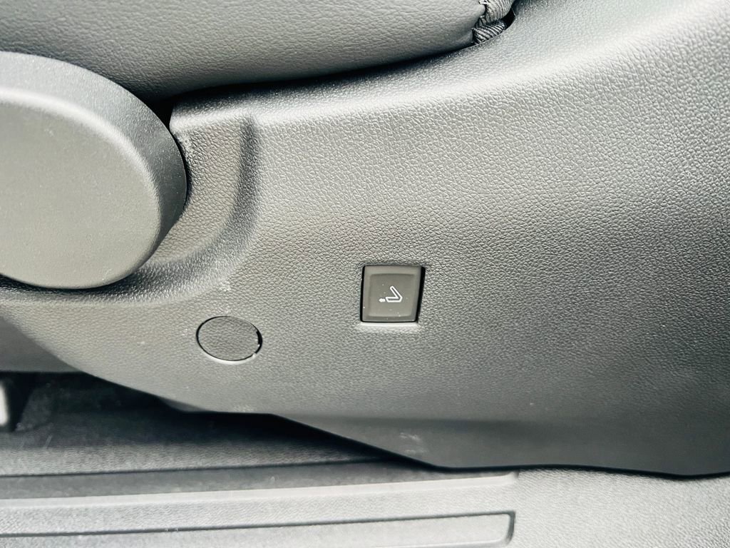 Used 2025 Buick Enclave Avenir w/ Super Cruise Package image 20