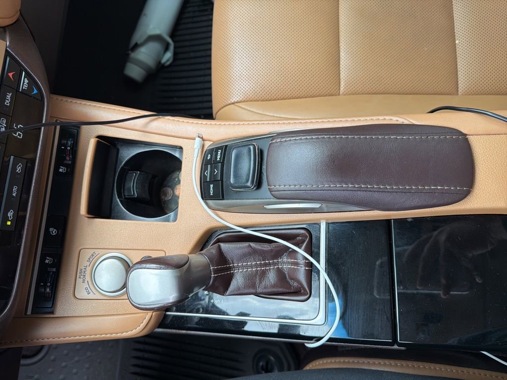 Used 2018 Lexus ES 350 w/ Navigation System Package image 12