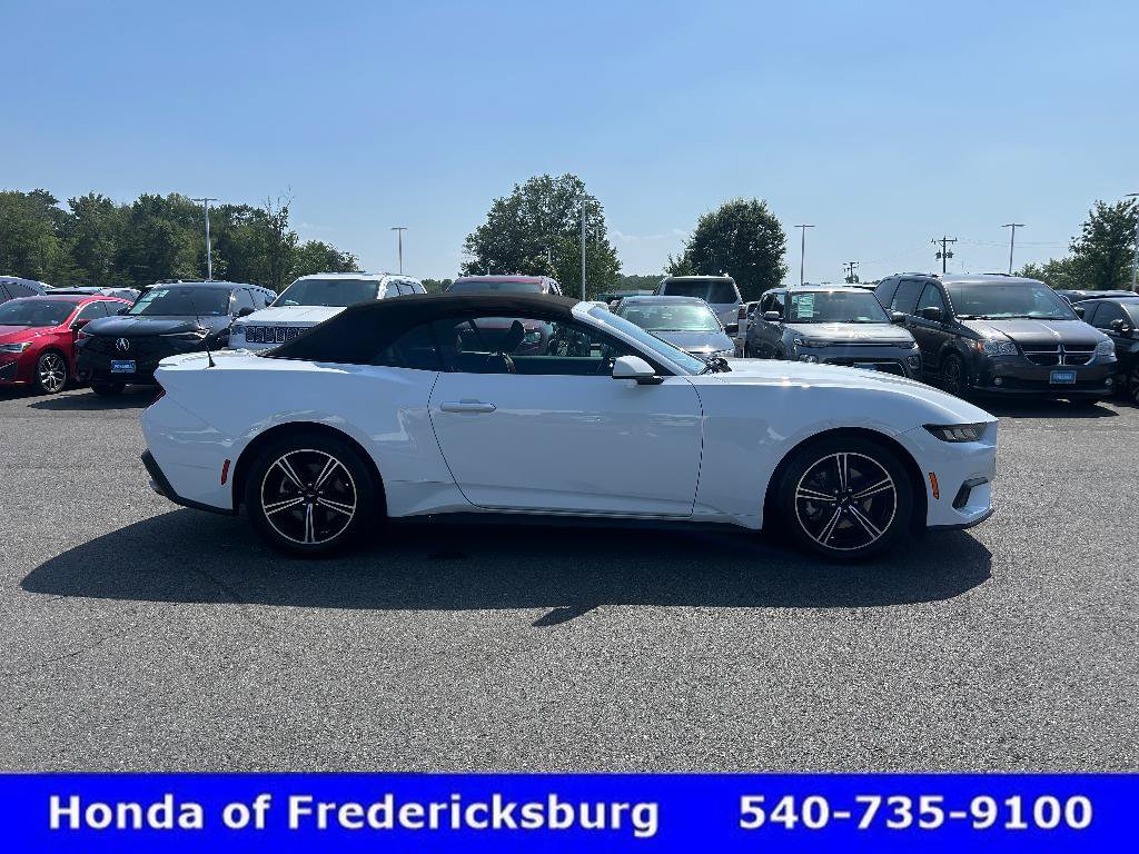 Used 2025 Ford Mustang Premium RWD image 8