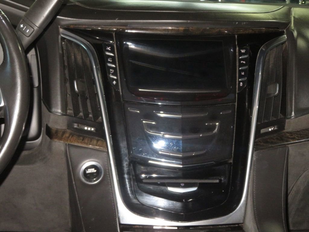 Used 2015 Cadillac Escalade Platinum AWD/4WD image 40