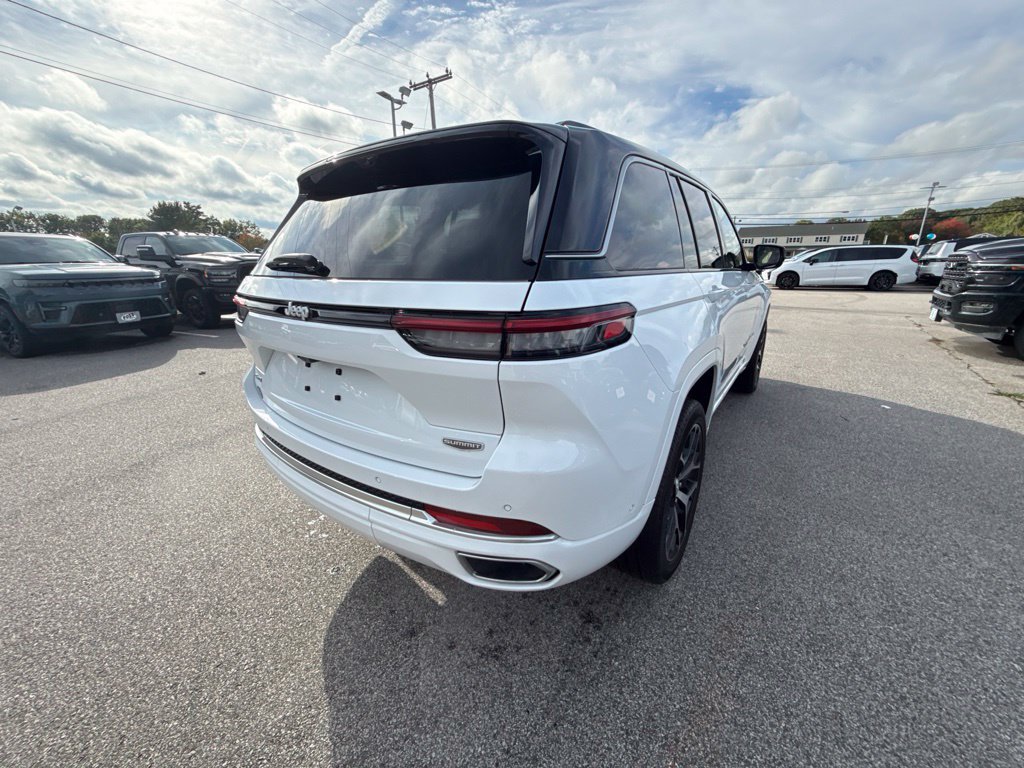 Certified 2025 Jeep Grand Cherokee Summit AWD/4WD image 5