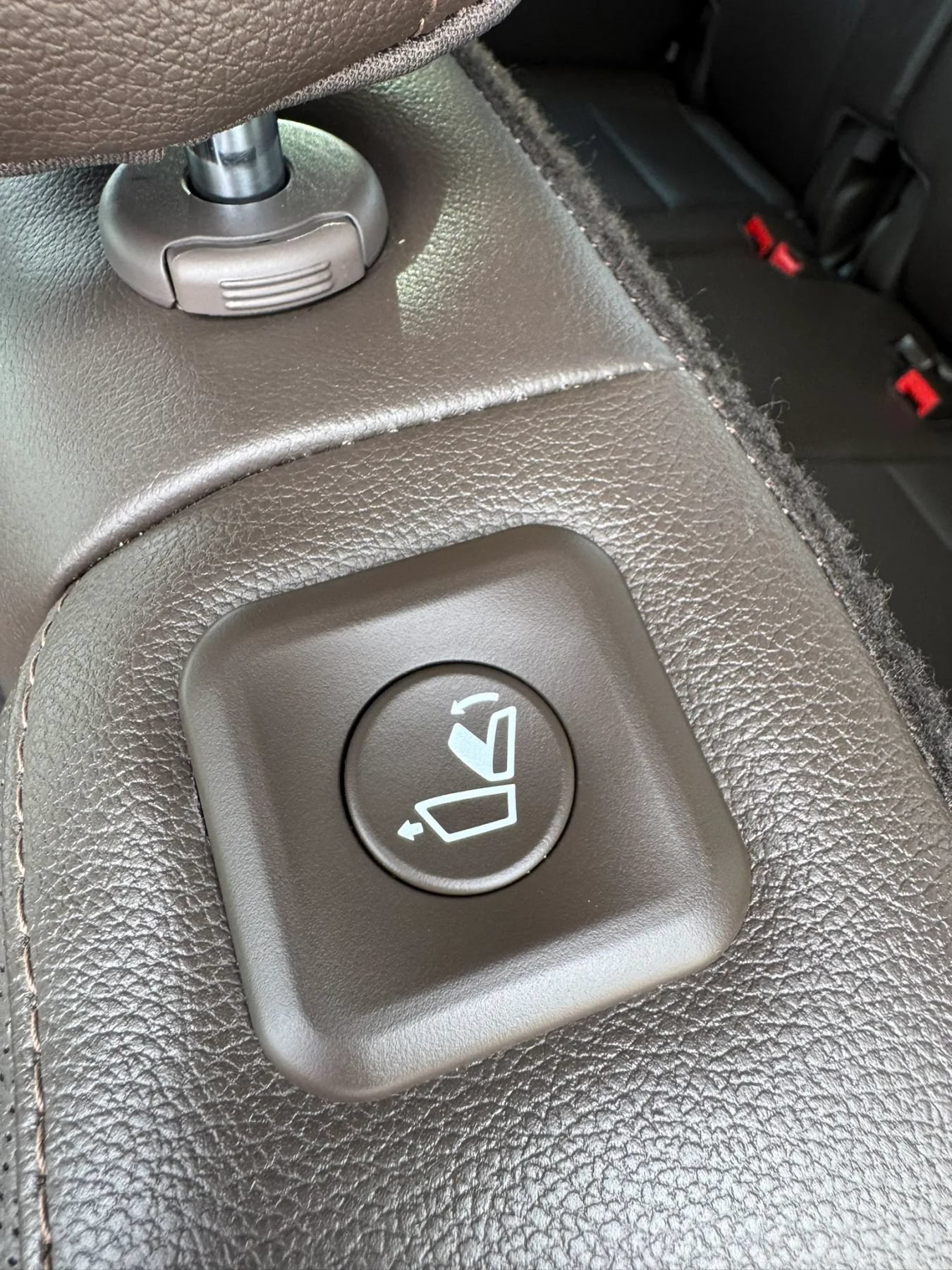 Used 2020 Kia Telluride SX w/ Towing Package AWD/4WD image 17