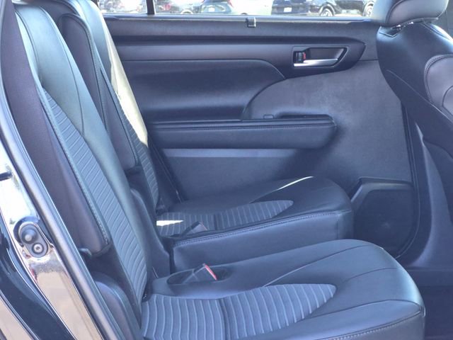 Used 2025 Toyota Highlander XSE image 22