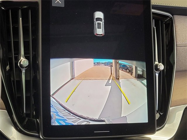 New 2026 Volvo XC90 B6 Core w/ Protection Package image 17