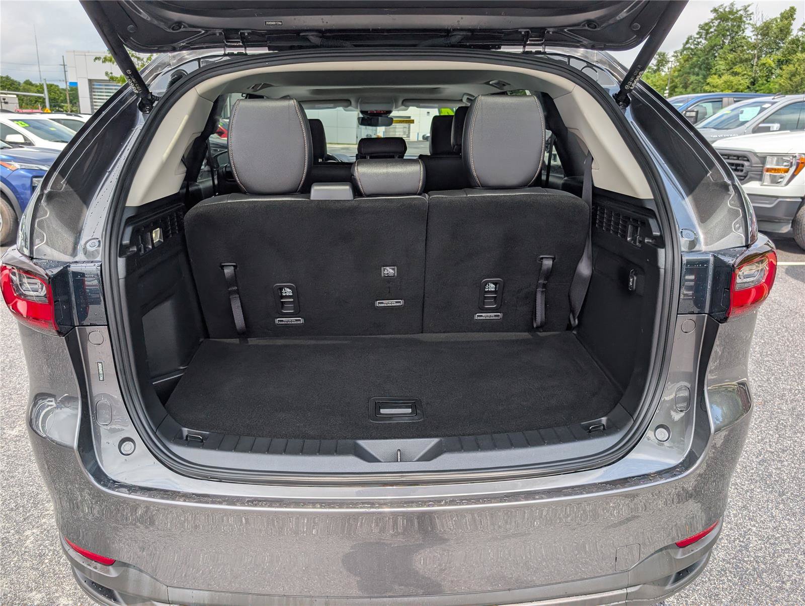 Used 2024 MAZDA CX-90 Plug-In Hybrid w/ Preferred AWD/4WD image 13