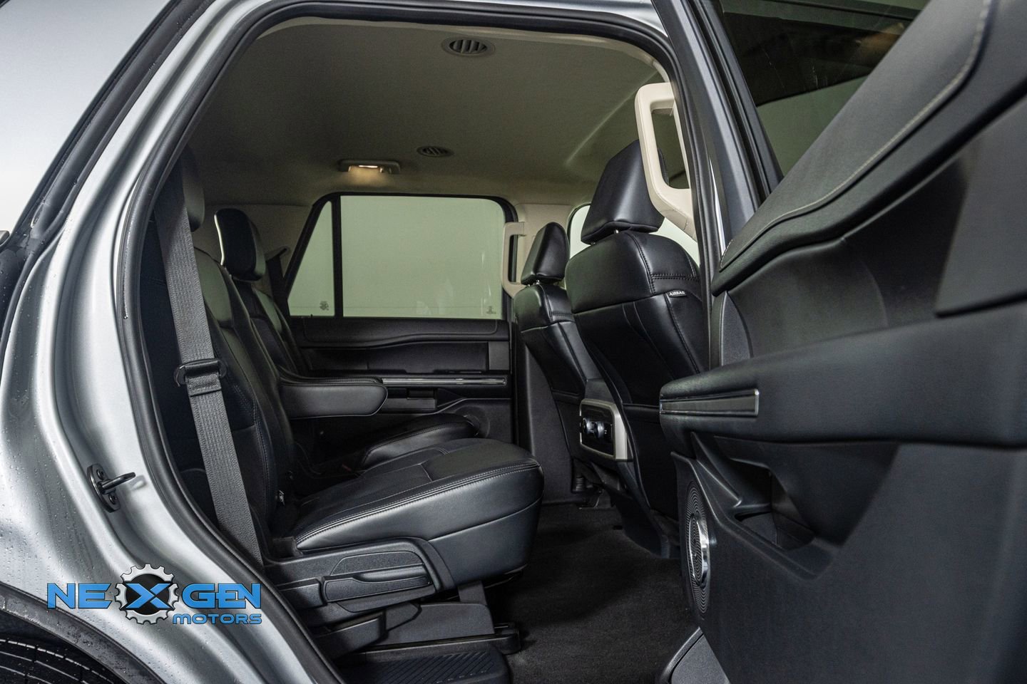 Used 2024 Ford Expedition XLT image 35