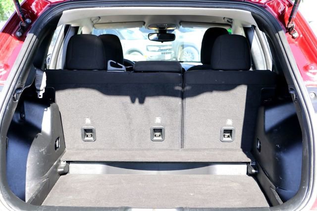 Used 2021 Jeep Cherokee Latitude FWD image 28