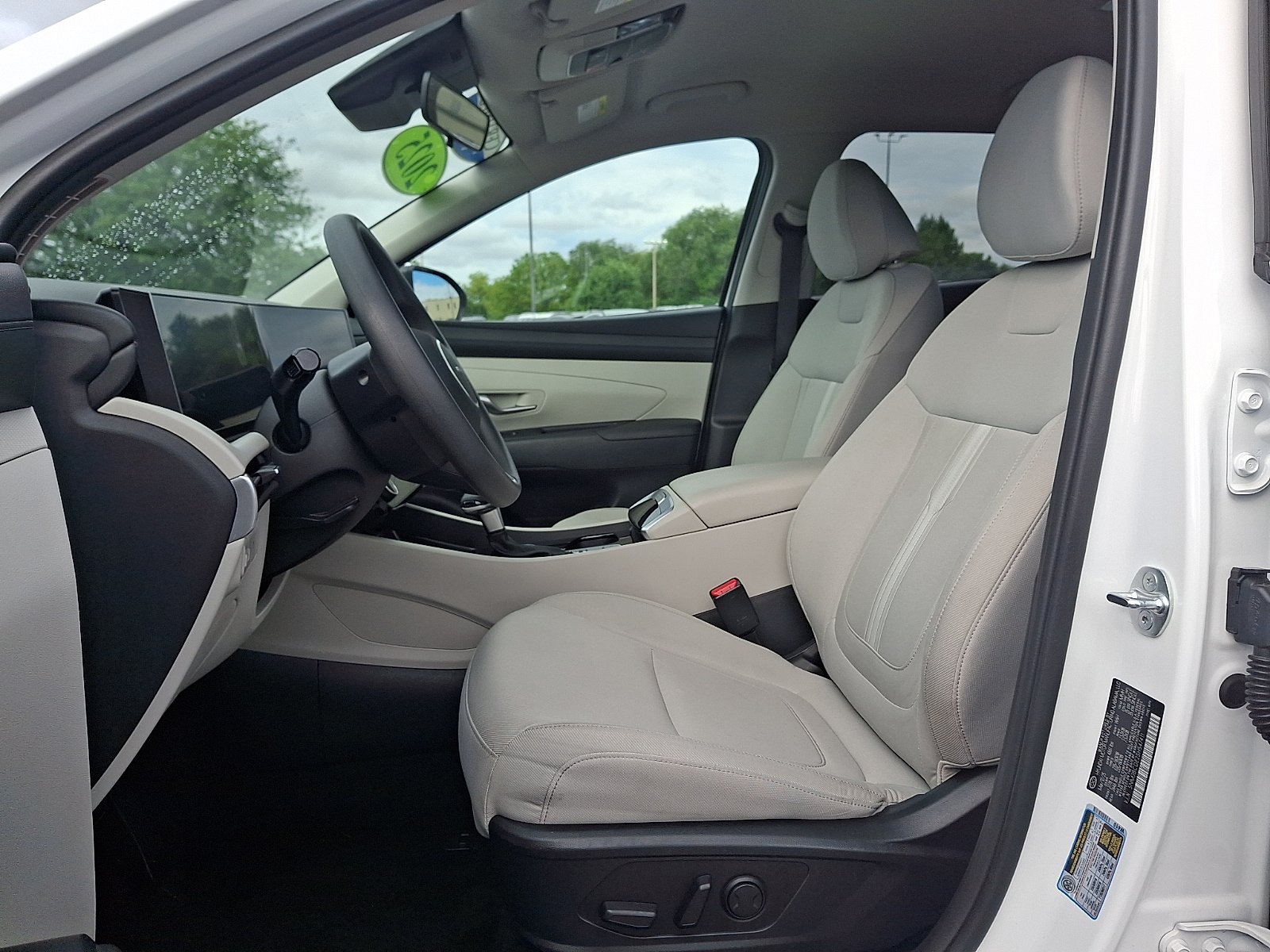 Certified 2025 Hyundai Tucson SEL AWD/4WD image 14