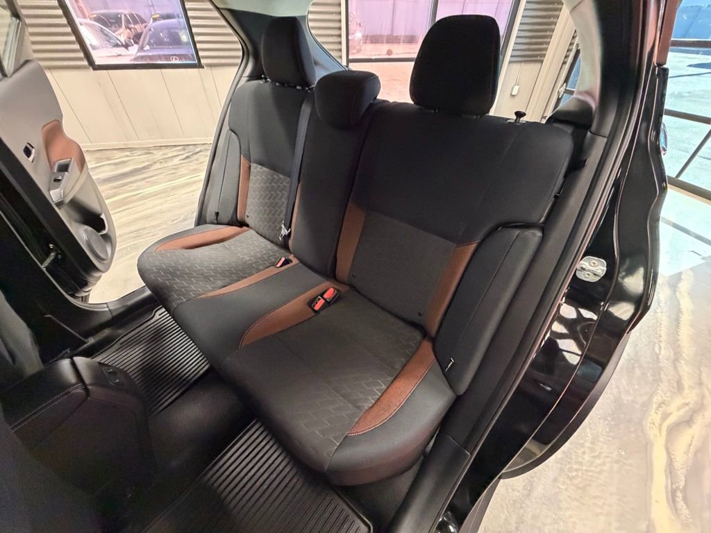 Used 2023 Nissan Kicks SR image 7