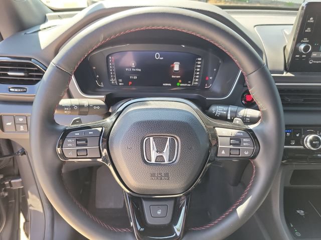 Certified 2025 Honda Pilot Black Edition image 15