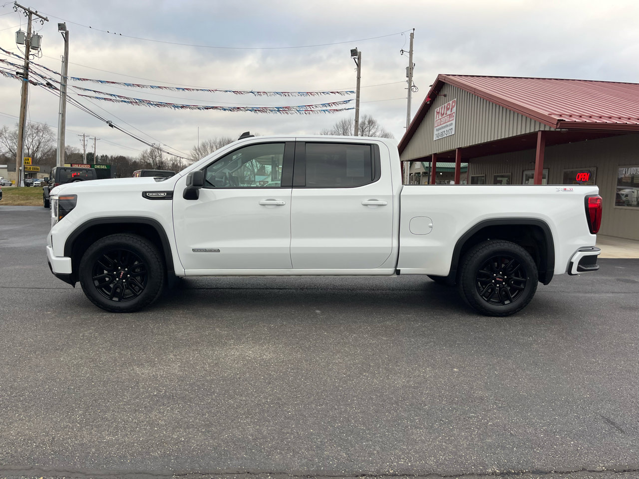 Used 2022 GMC Sierra 1500 Elevation image 2