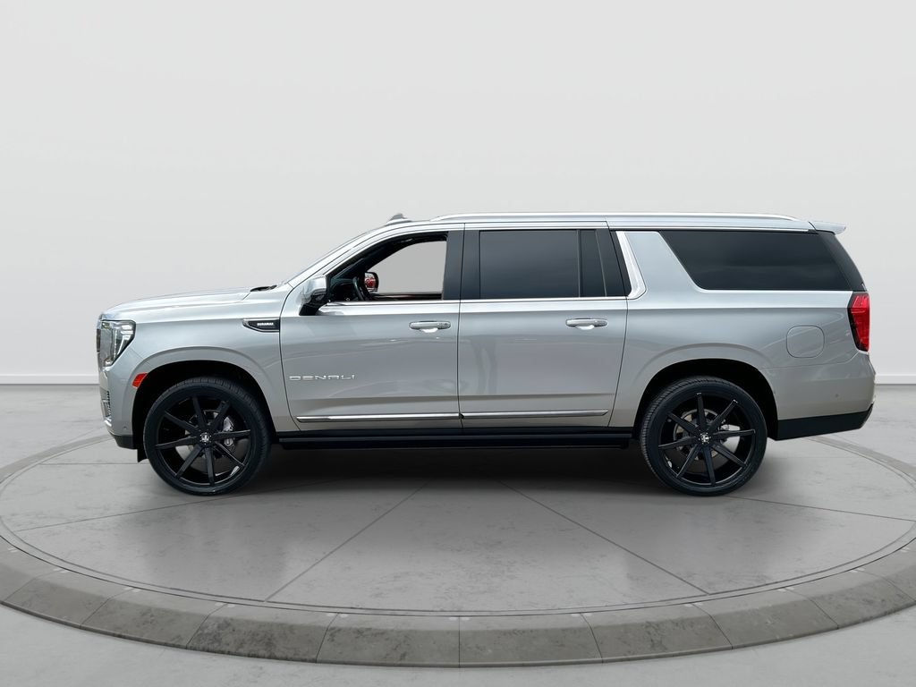 Used 2024 GMC Yukon XL Denali Ultimate AWD/4WD image 5
